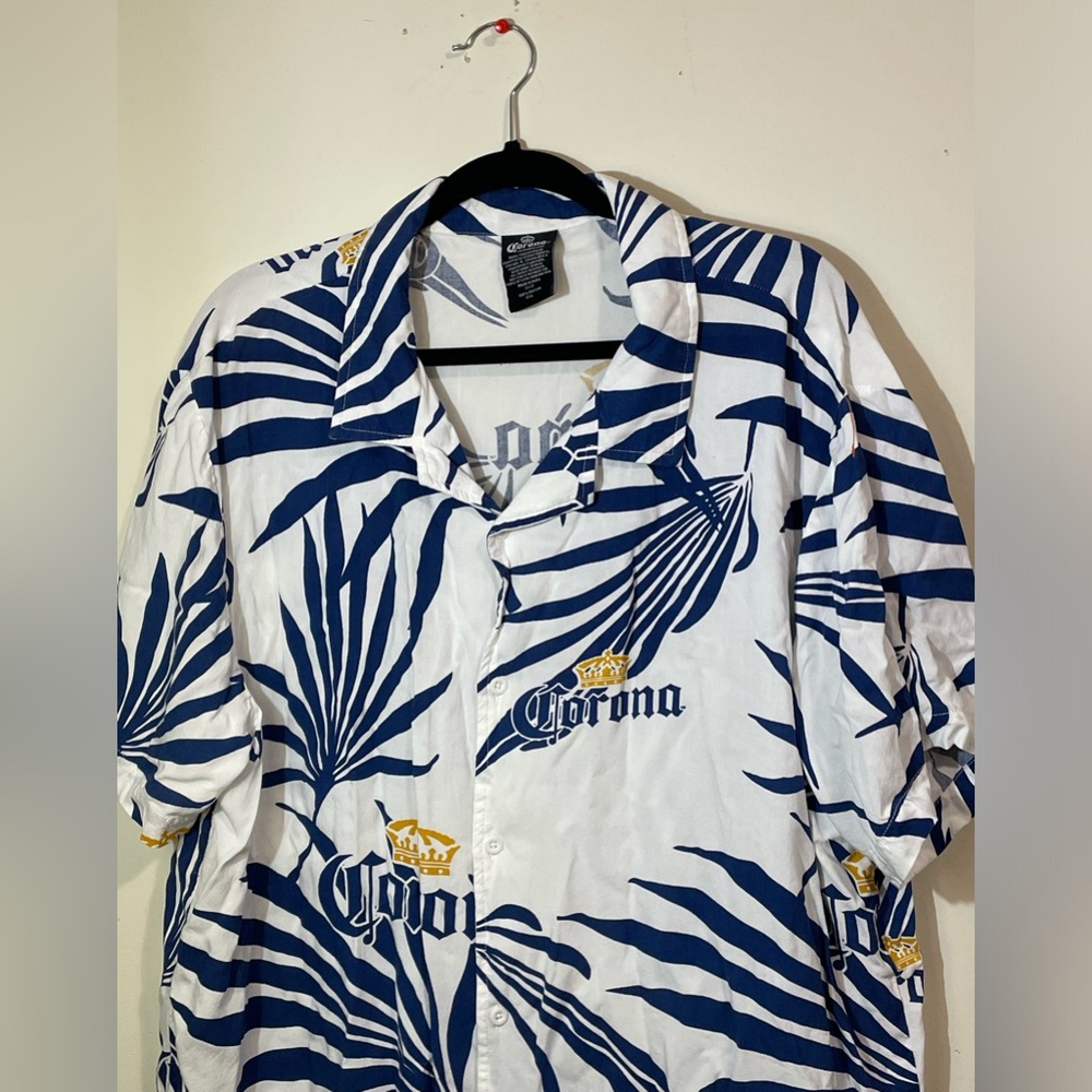 Corona Beer shirt Tropical Mens Small‎ Hawaiian White blue palm tree leaf print